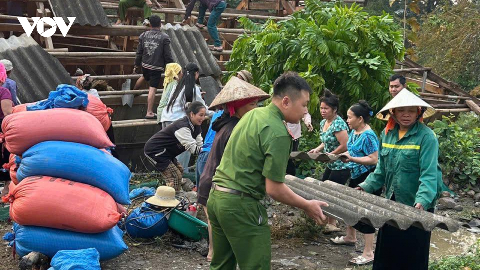 Sơn La khẩn trương hỗ trợ người dân khắc phục hậu quả do dông lốc