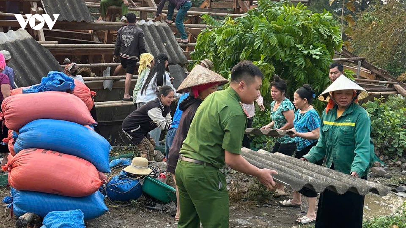 Sơn La khẩn trương hỗ trợ người dân khắc phục hậu quả do dông lốc