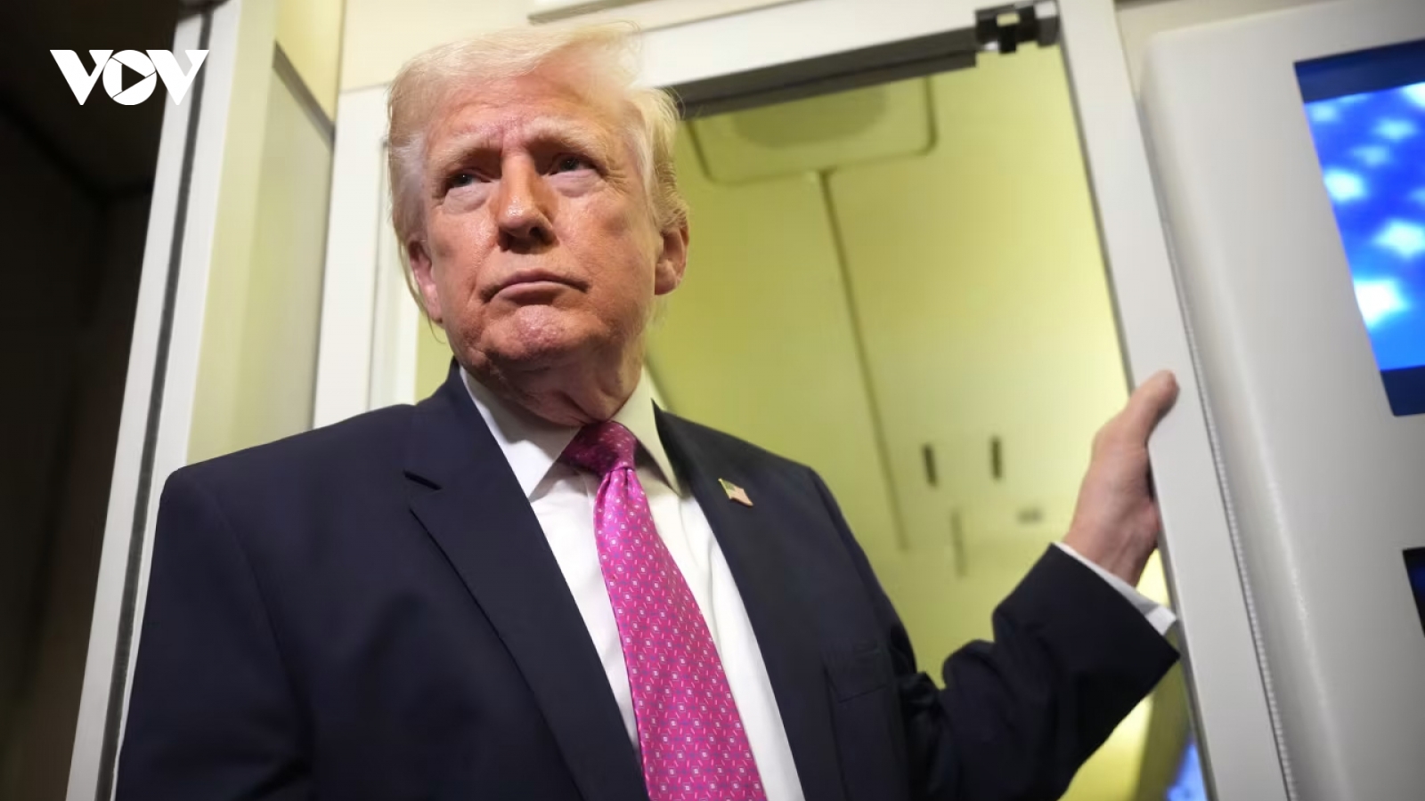 Ông Trump kêu gọi đồng minh mua dầu của Mỹ hoặc “tự lấy” ở eo biển Hormuz