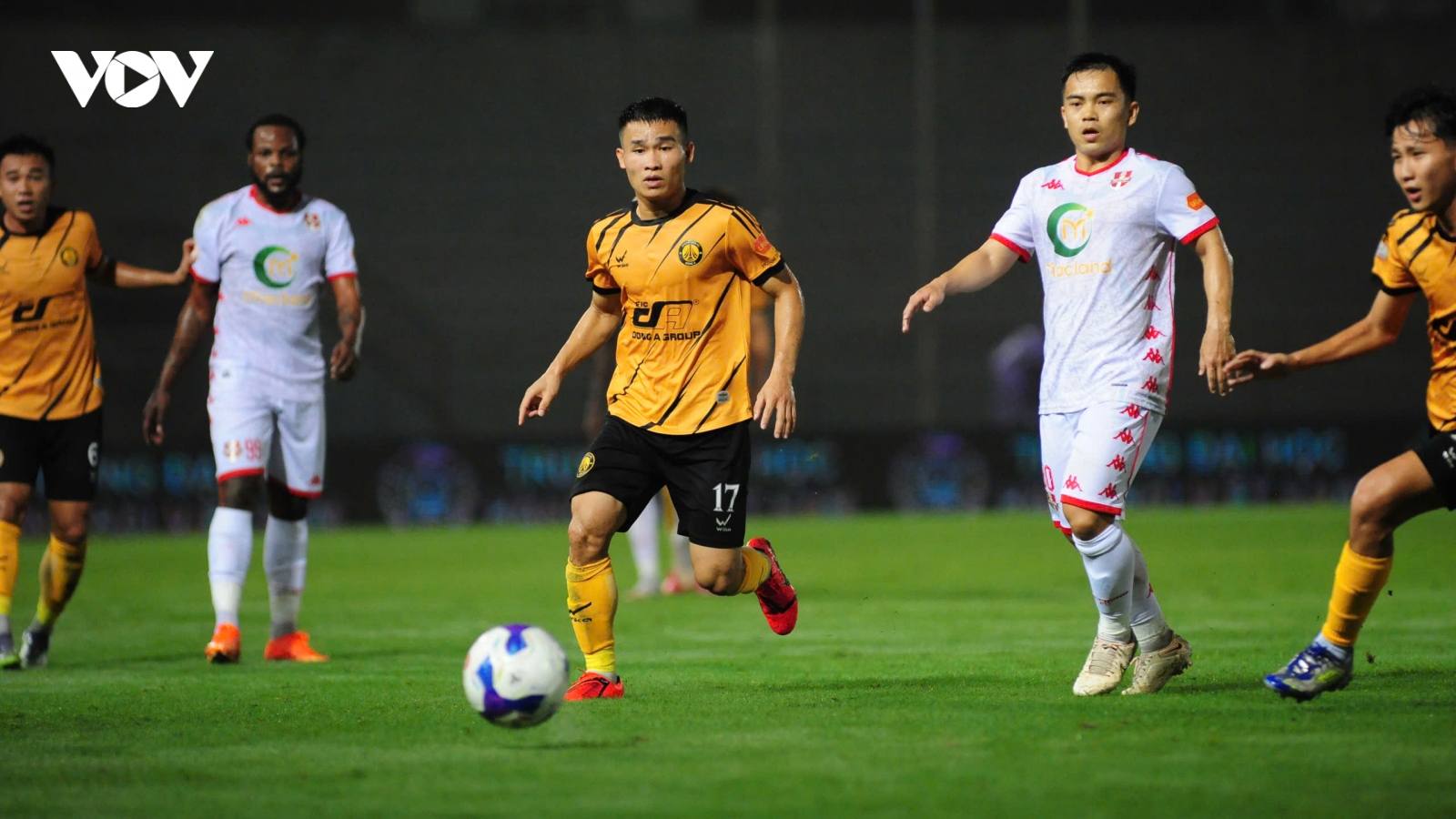 Cầu thủ của Thanh Hóa đi vào lịch sử V-League
