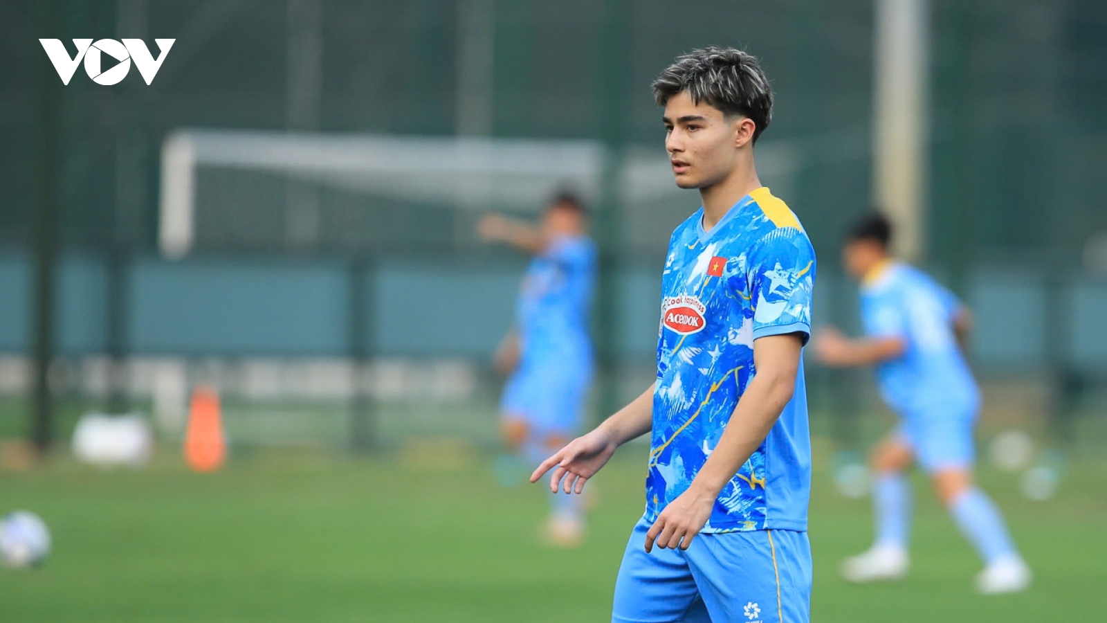 Cầu thủ Việt kiều Antonio Moric gây chú ý trong buổi tập đầu cùng U23 Việt Nam