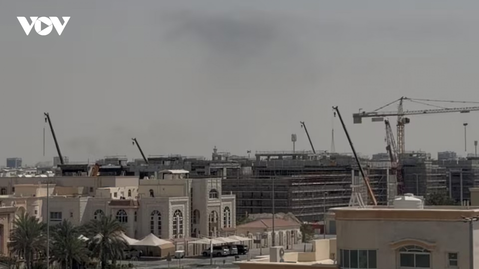 UAE thông báo bị hơn 300 tên lửa và UAV của Iran tấn công