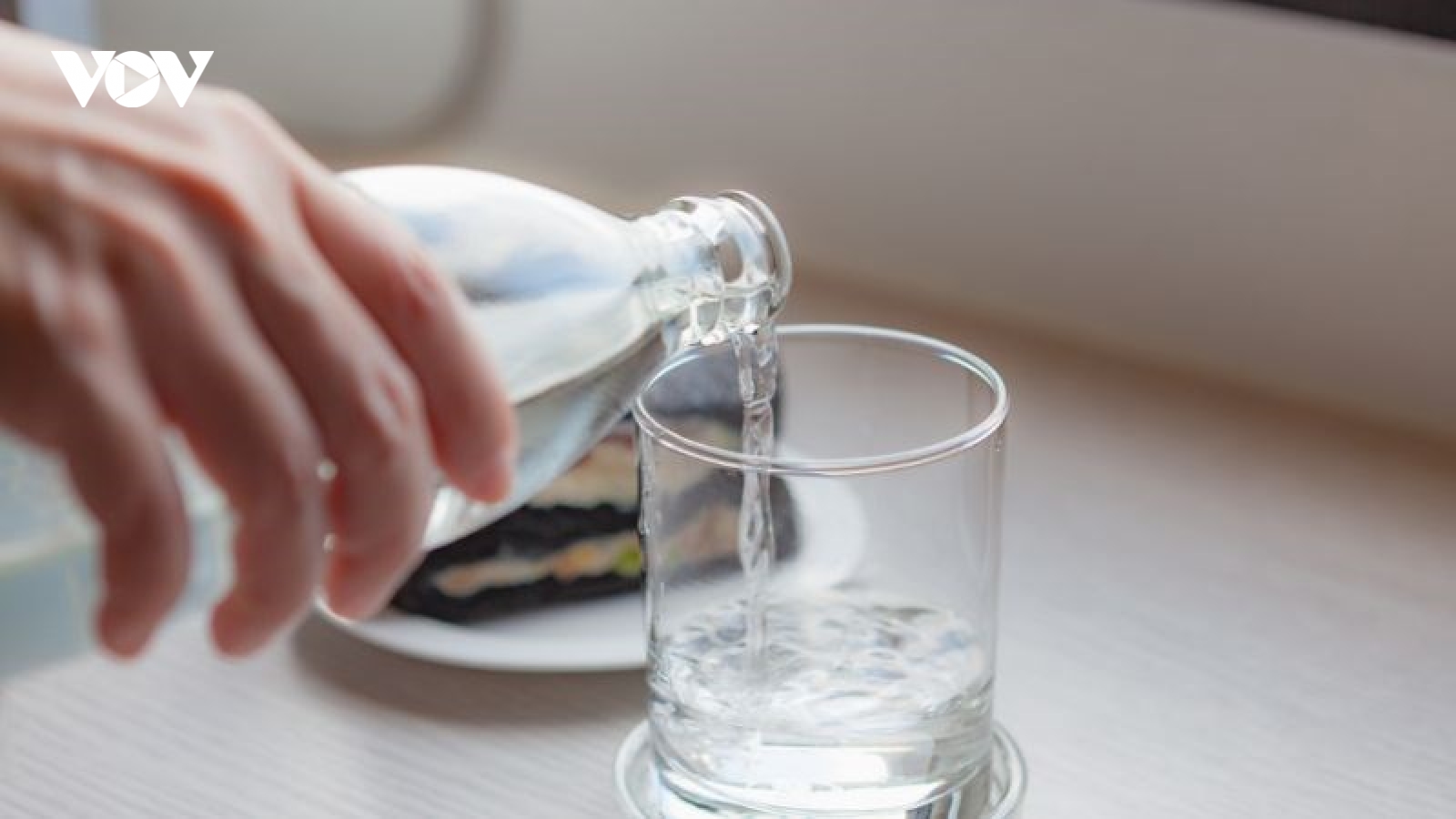 Sai lầm khi uống nước nhiều người mắc phải mà không hề hay biết