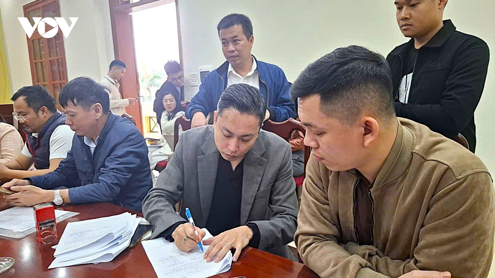 Một doanh nghiệp Nghệ An trúng quyền mua gần 30kg vàng lậu bị thu giữ ở Hà Tĩnh