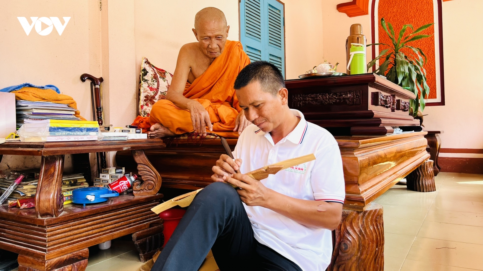 Bảo tồn sách lá buông bằng nền tảng số  (Bài 3)
