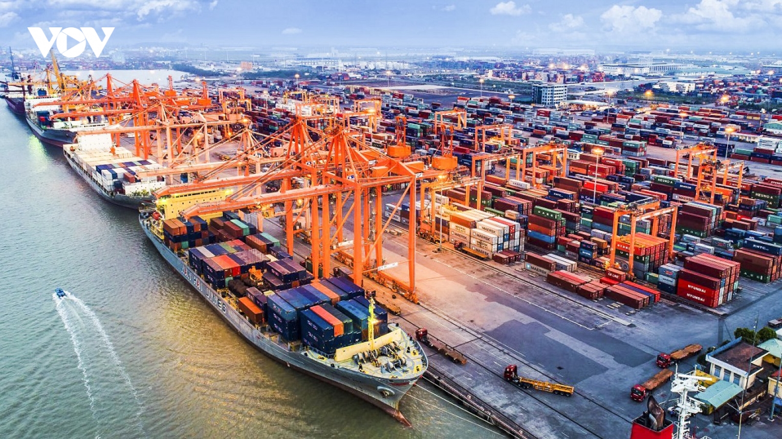 Logistics “nóng” vì Trung Đông, xuất khẩu nông, thủy sản chịu sức ép