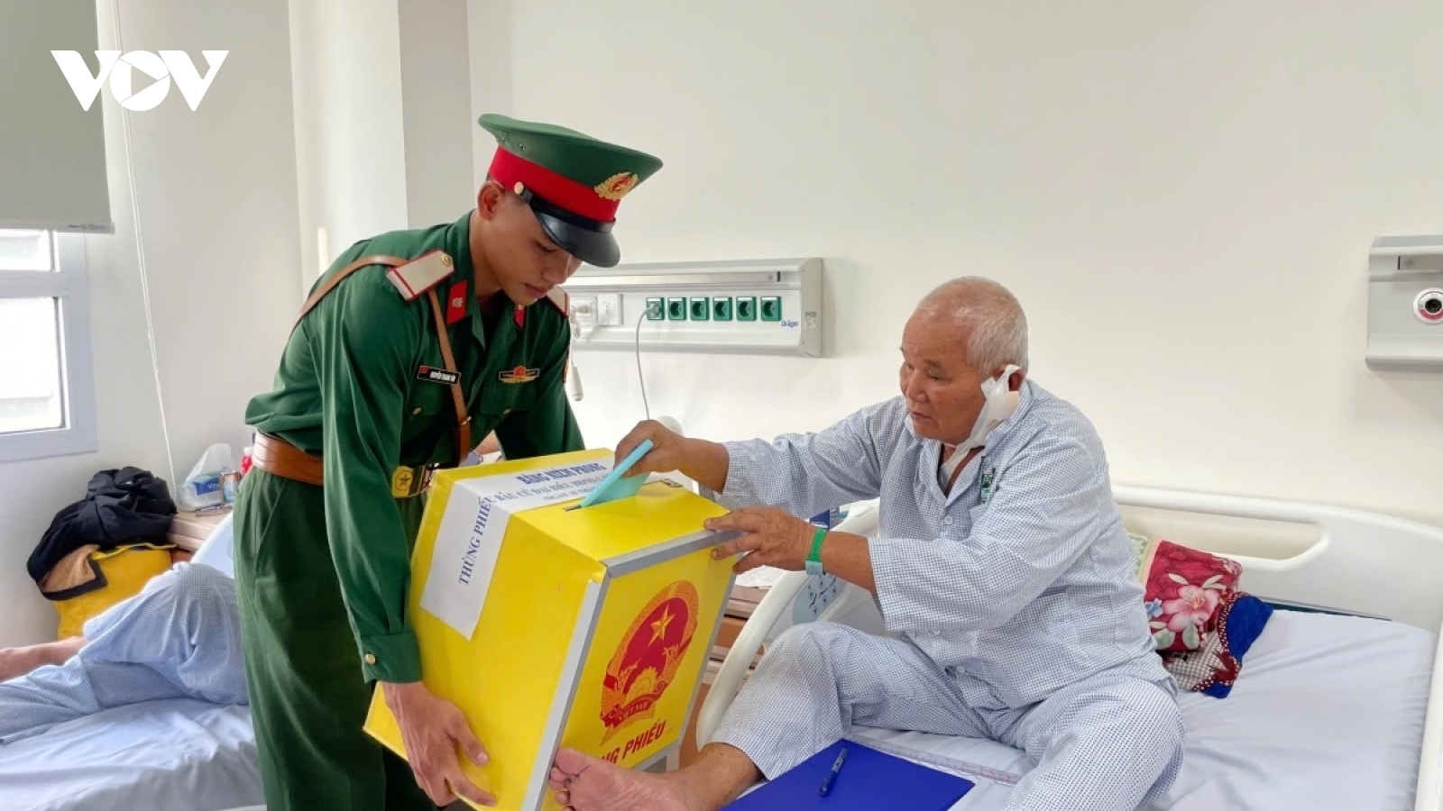 Tổ giúp việc – lực lượng thầm lặng của ngày bầu cử