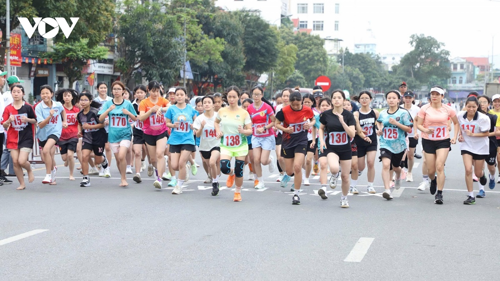 Hơn 4.000 người xuống phố Ninh Bình "bứt tốc "vì sức khỏe toàn dân