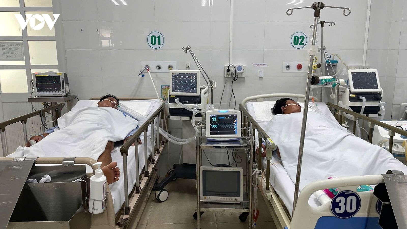 Hai lao động ngạt khí trong hầm tàu cá đã qua cơn nguy kịch