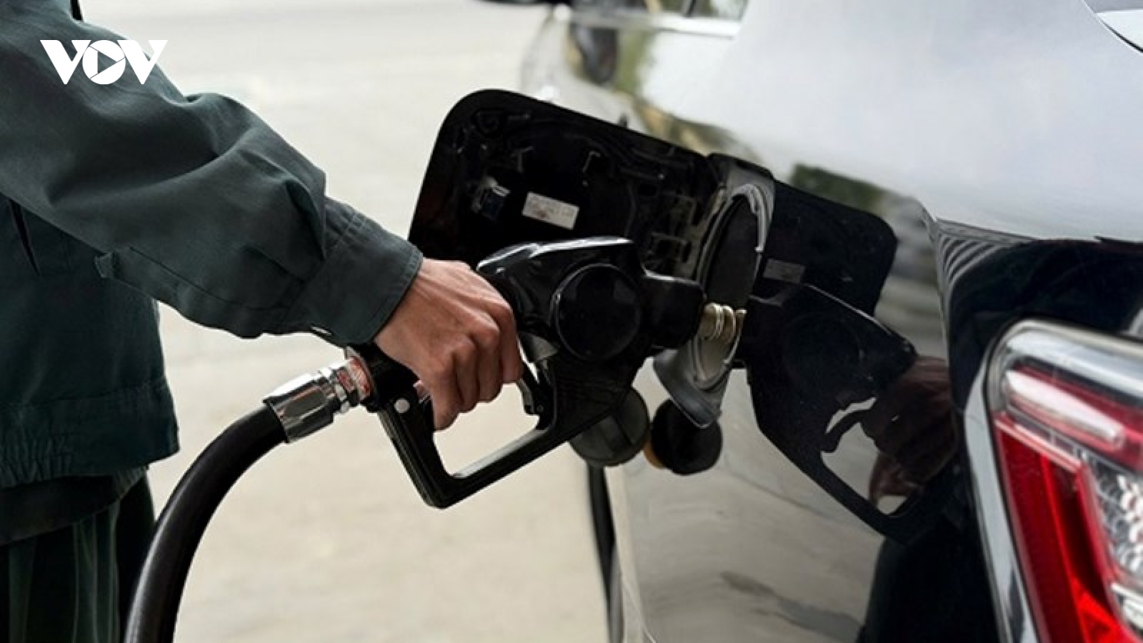 Giá xăng dầu hôm nay 6/4: Giá dầu tiếp tục tăng cao