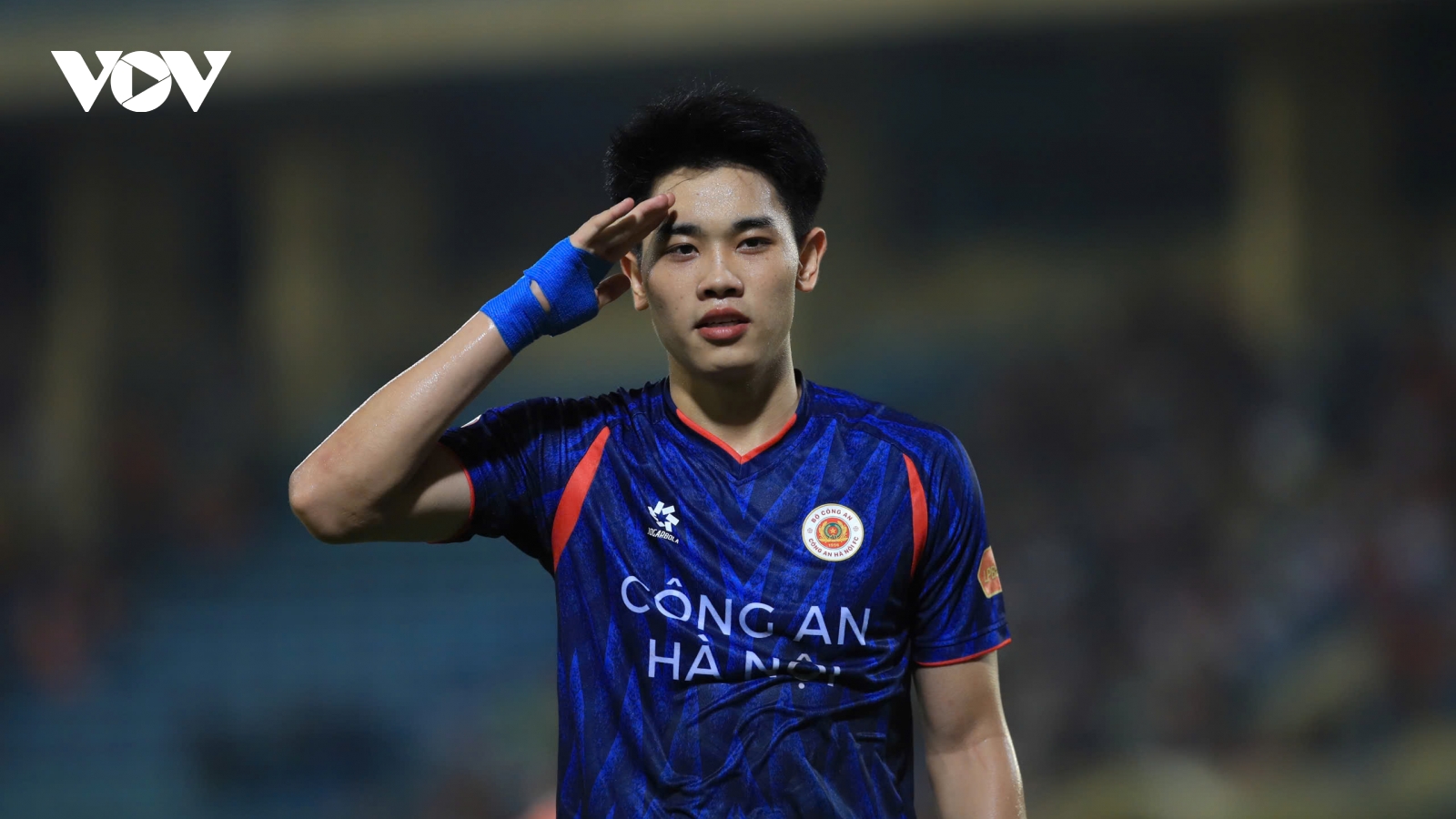 Đình Bắc tỏa sáng giúp CLB CAHN thắng Đà Nẵng trong ngày đặc biệt của Quang Hải