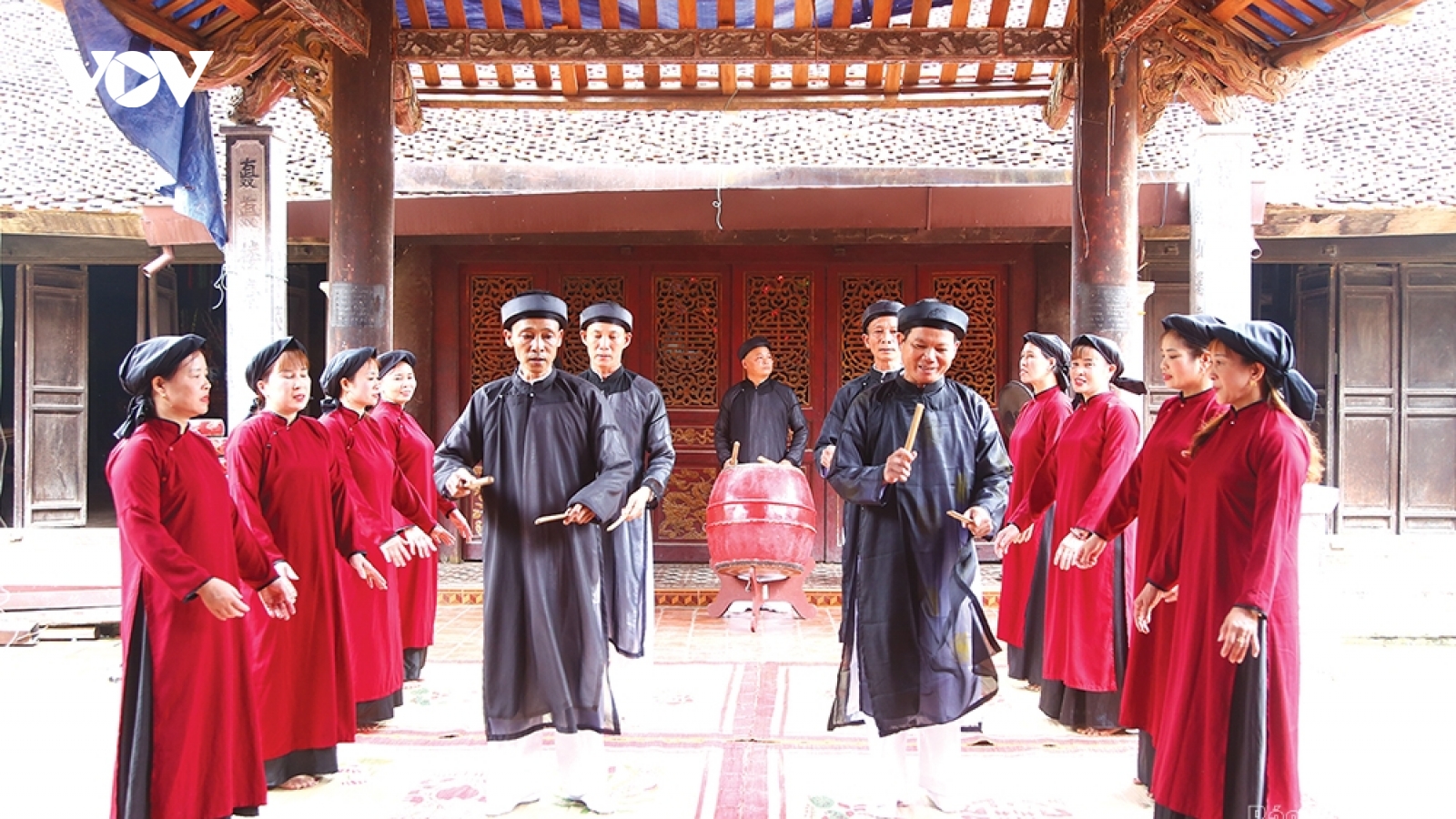 Về Hùng Lô nghe lời hát Xoan “níu chân” du khách
