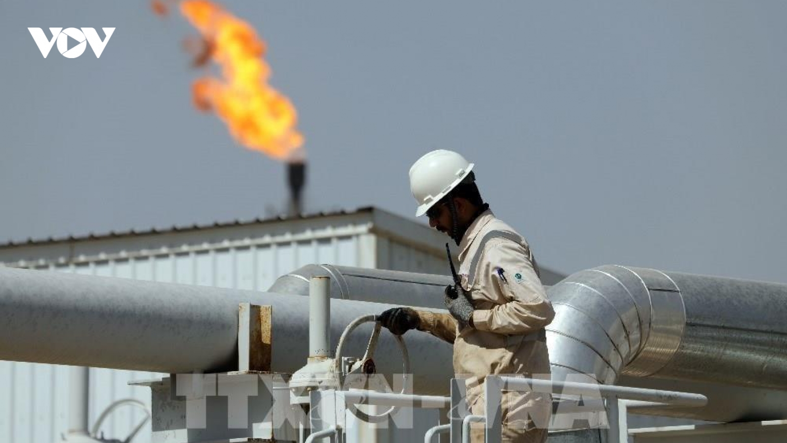 Giá xăng dầu hôm nay 22/4: Giá dầu giảm theo triển vọng đàm phán Mỹ-Iran