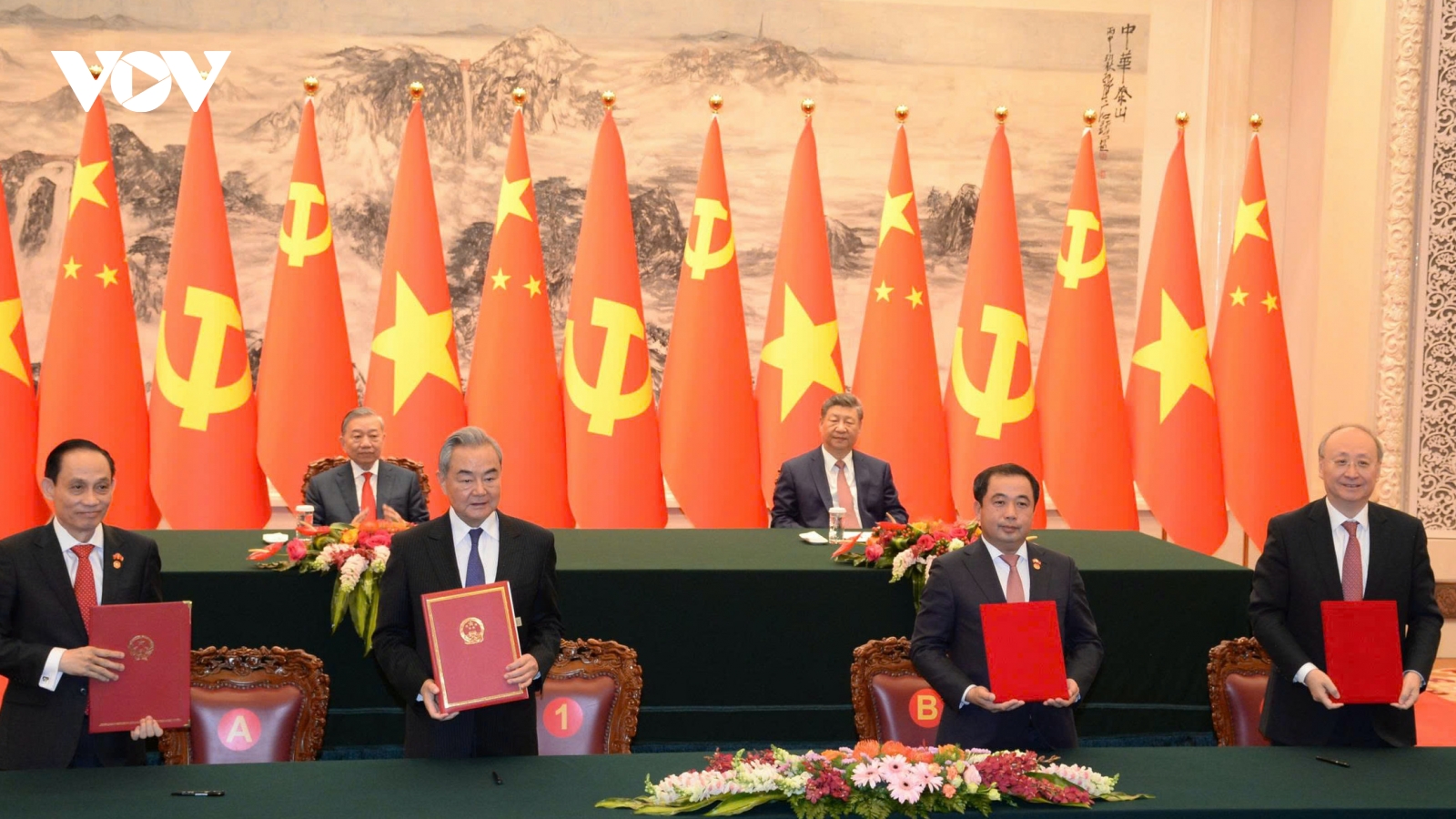 Lễ ký kết một số văn kiện hợp tác tiêu biểu giữa Việt Nam - Trung Quốc