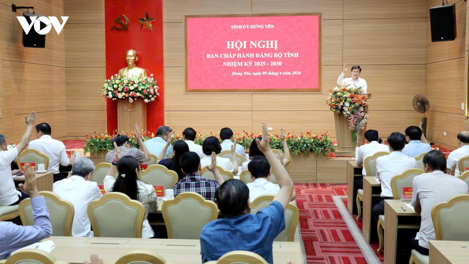 Ông Trần Quốc Văn được giới thiệu đảm nhiệm chức danh Chủ tịch HĐND tỉnh Hưng Yên
