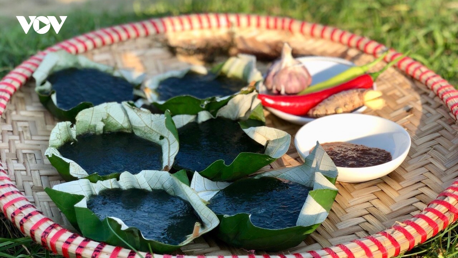 Bánh đặc sản từ loại rau bám đá ven biển