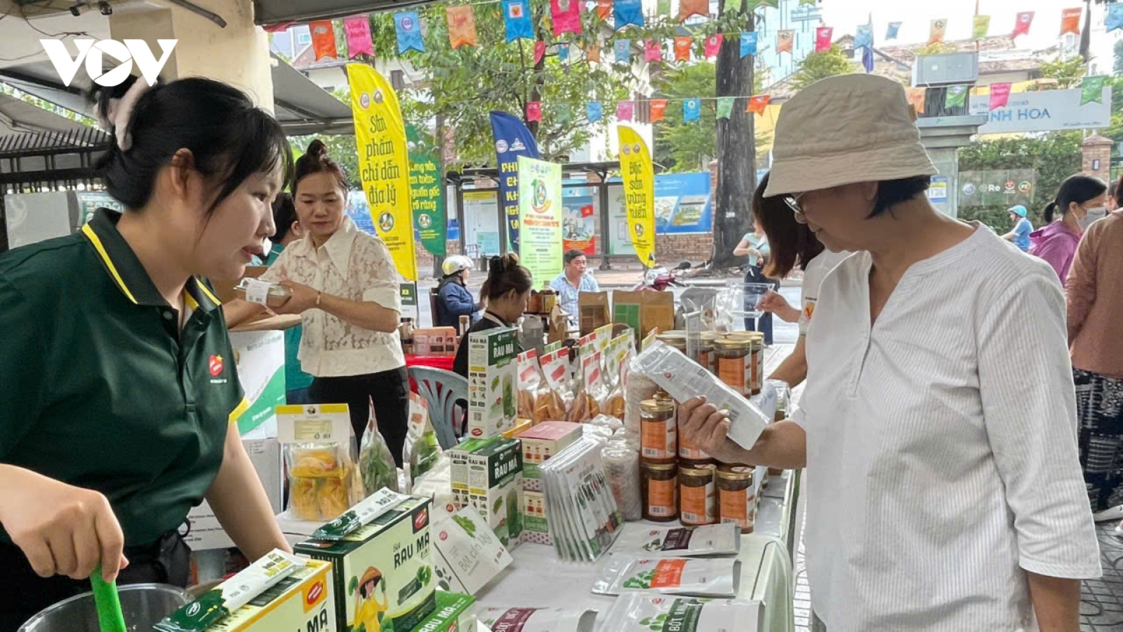 Phiên chợ xanh 10 năm miệt mài kết nối nông dân với người tiêu dùng TP.HCM