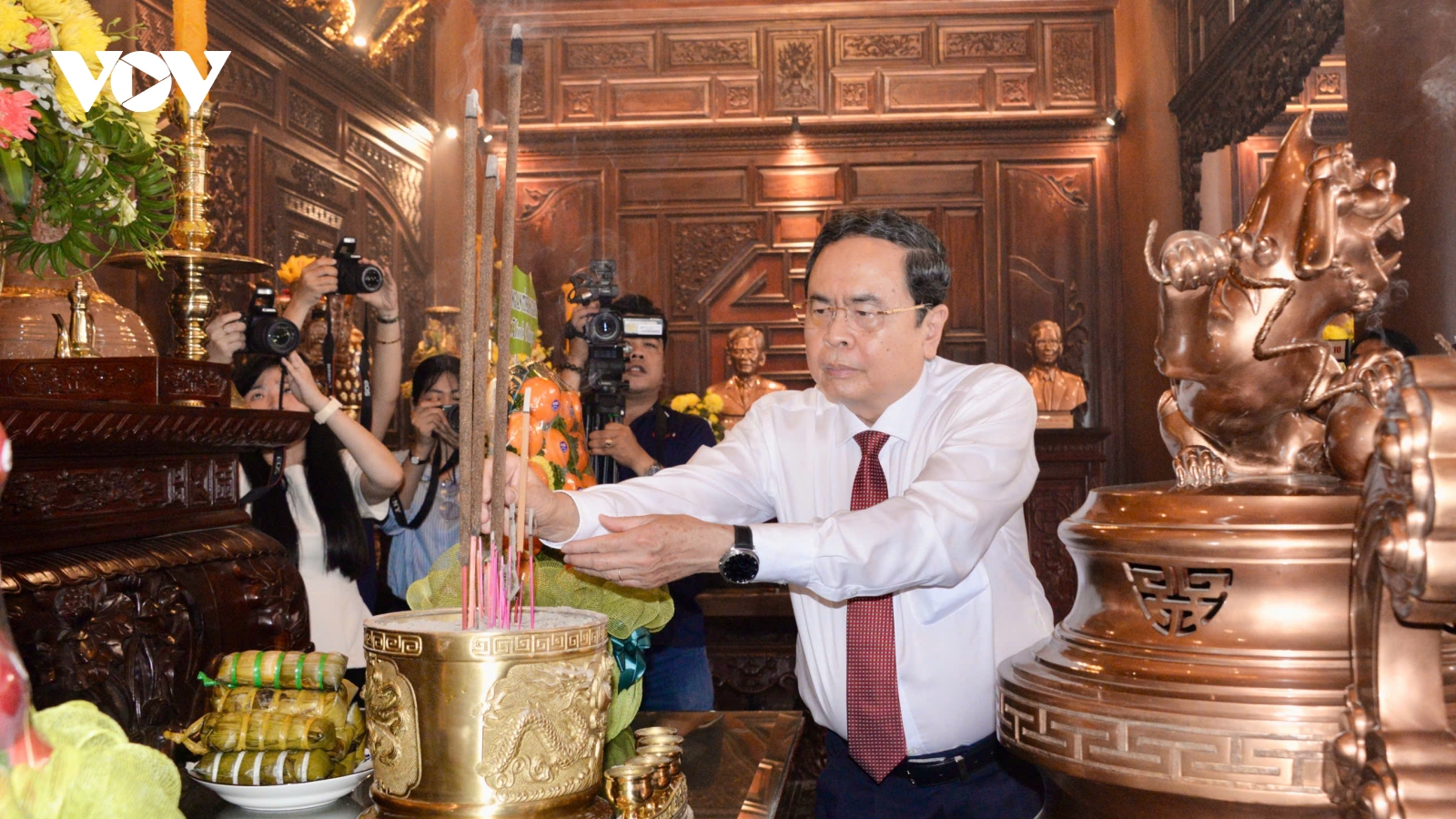 Chủ tịch Quốc hội tri ân các Anh hùng liệt sỹ, người có công tại tỉnh An Giang