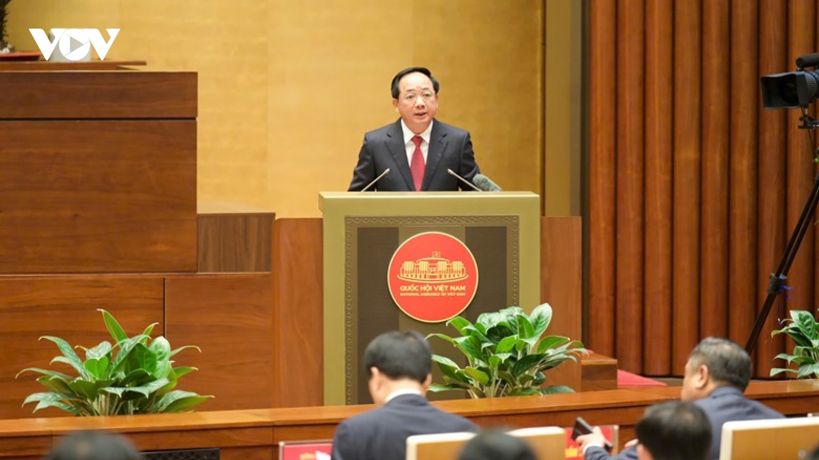 "Công tác chính trị, tư tưởng là nhiệm vụ bắt buộc, xuyên suốt"