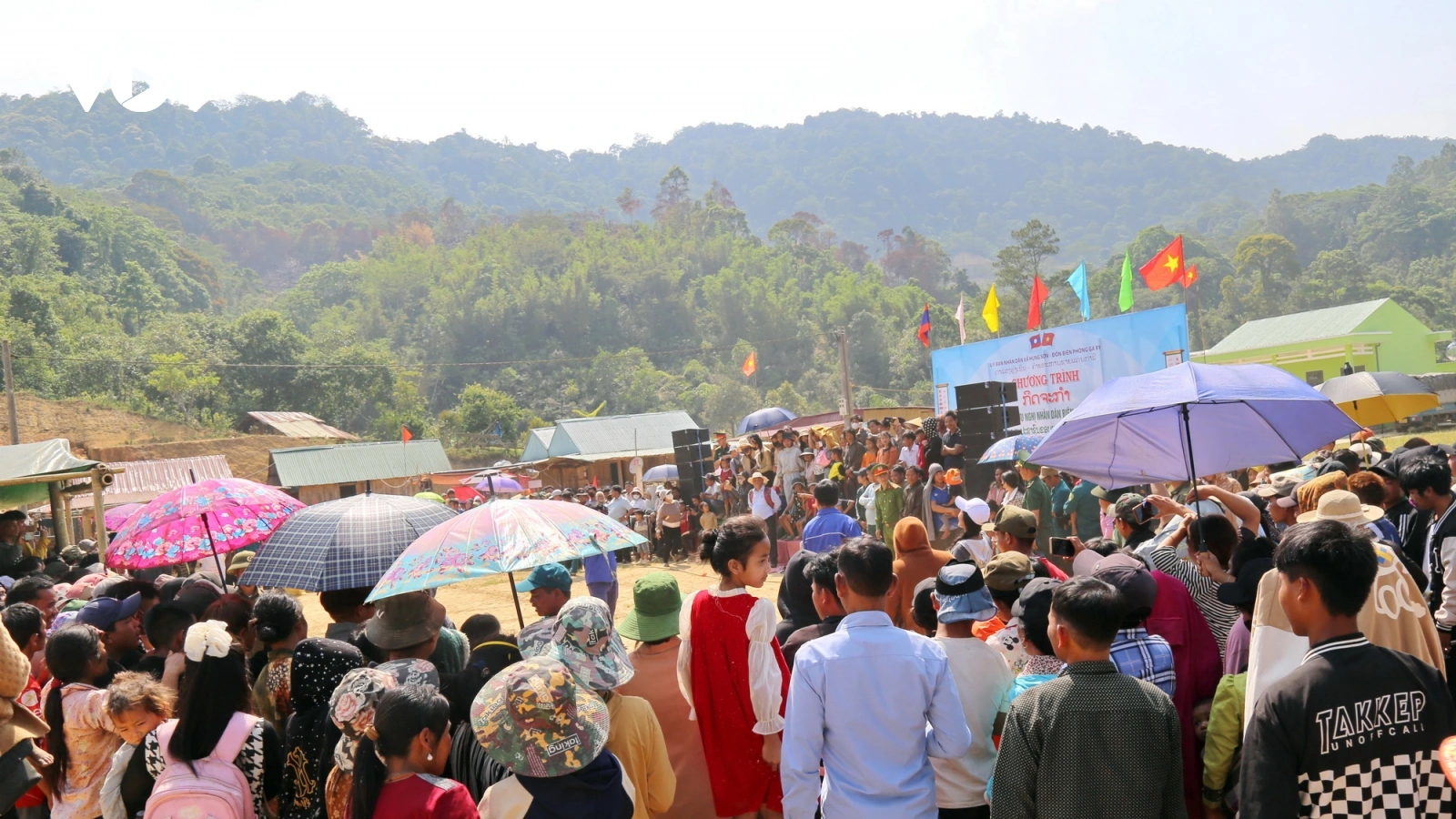 Tết Bunpimay giữa đại ngàn: Gắn kết nghĩa tình biên giới Việt – Lào