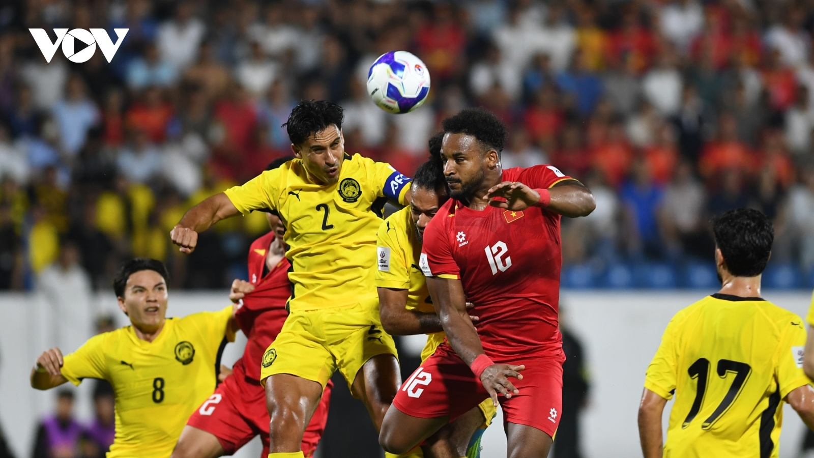 Cận cảnh Xuân Son và Hoàng Hên làm khổ hàng phòng ngự của Malaysia