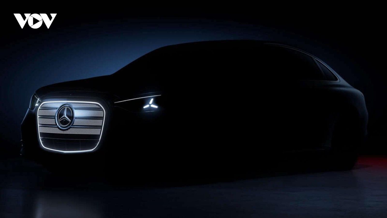Mercedes-Benz C-Class EV 2026 lộ nội thất với màn hình Hyperscreen 39 inch