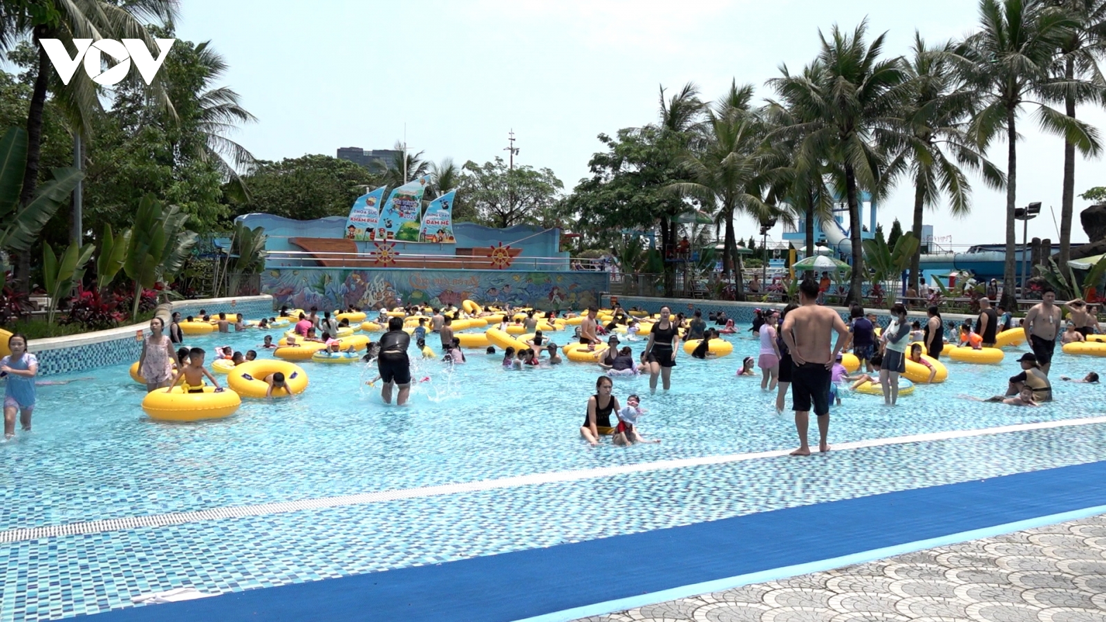 Nghỉ lễ 30/4 - 1/5, nhiều người ở Hà Nội chọn du lịch nội đô