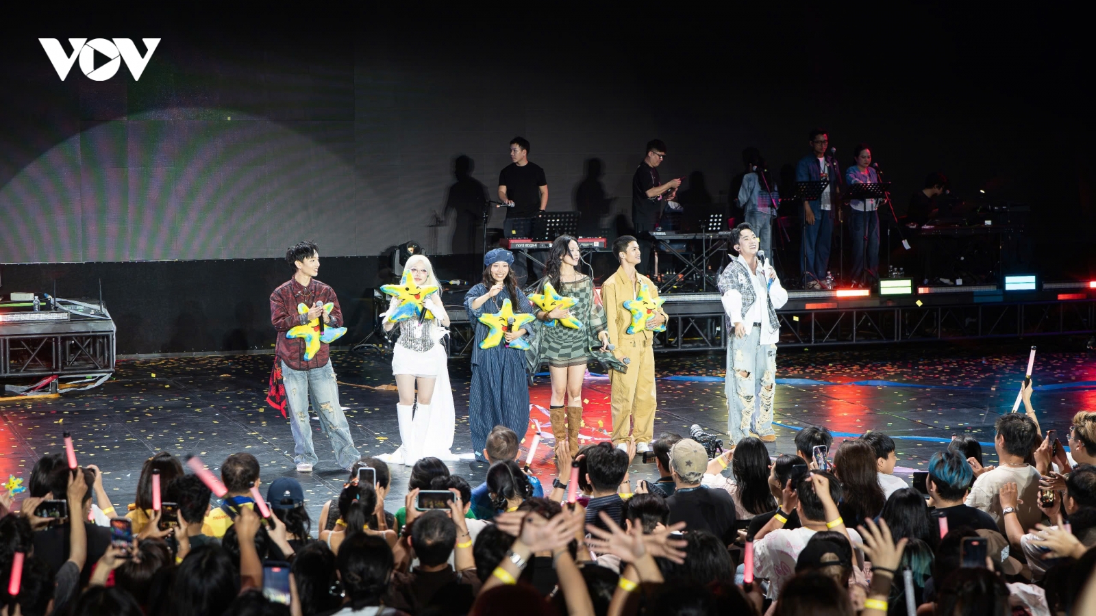 Màn kết hợp bất ngờ của Hoàng Dũng, Nguyễn Hùng, Mỹ Anh trong Sao Concert