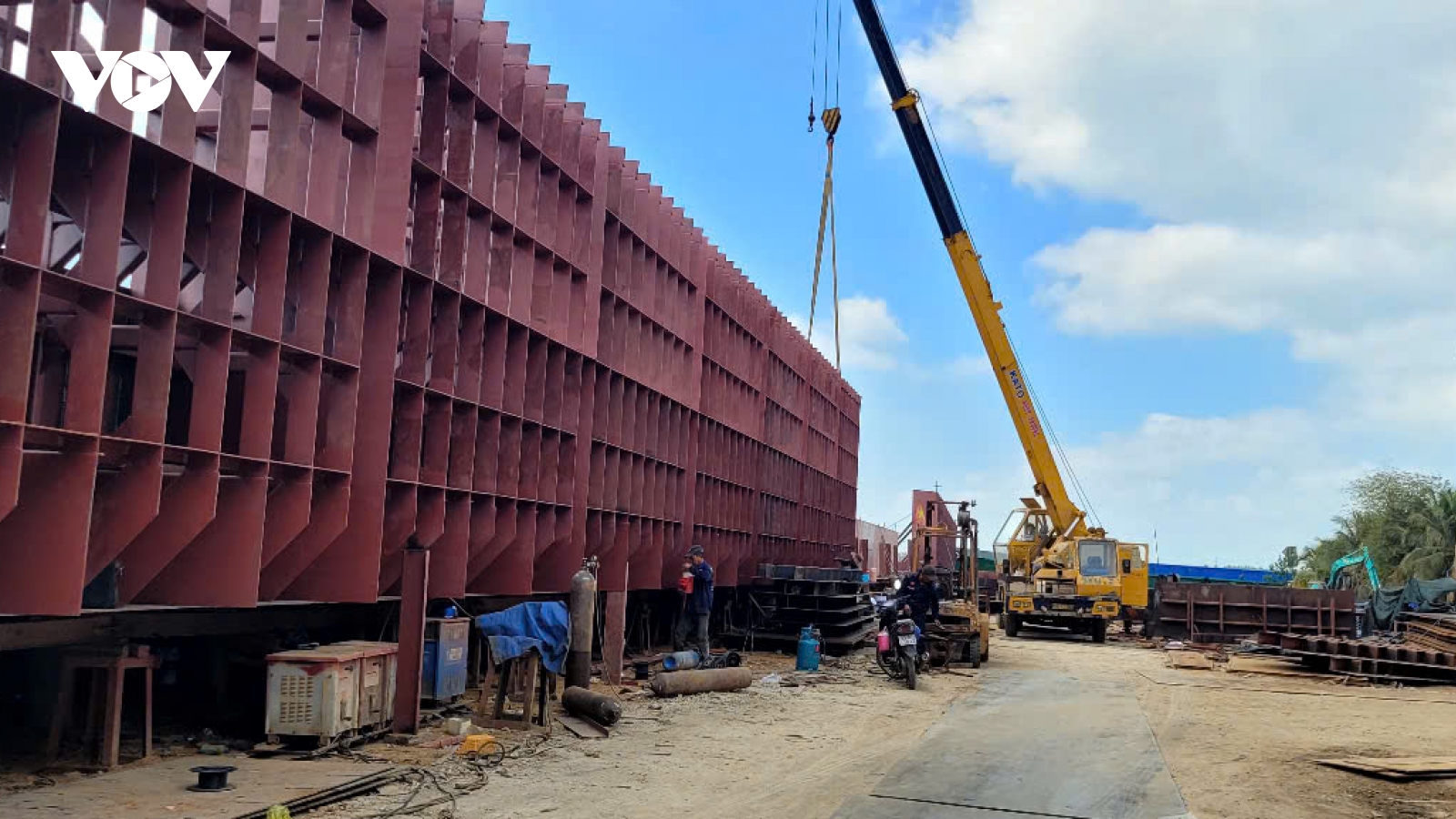 Nhộn nhịp nghề đóng tàu bước vào kỷ nguyên mới tại Đồng Tháp