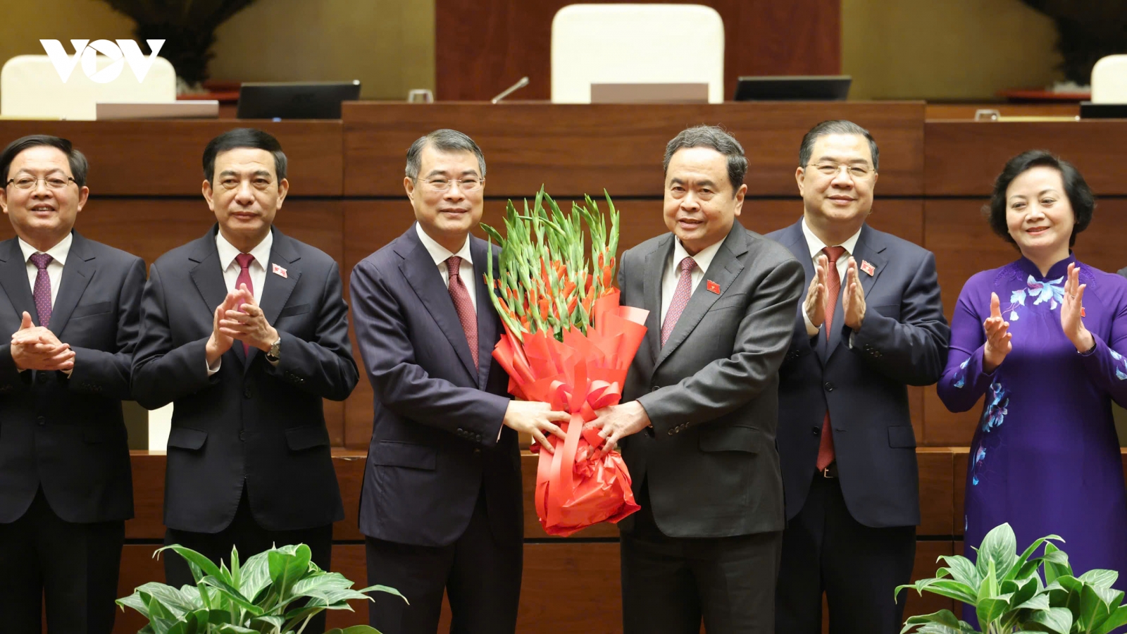 Quốc hội phê chuẩn 6 Phó Thủ tướng và các bộ trưởng, trưởng ngành