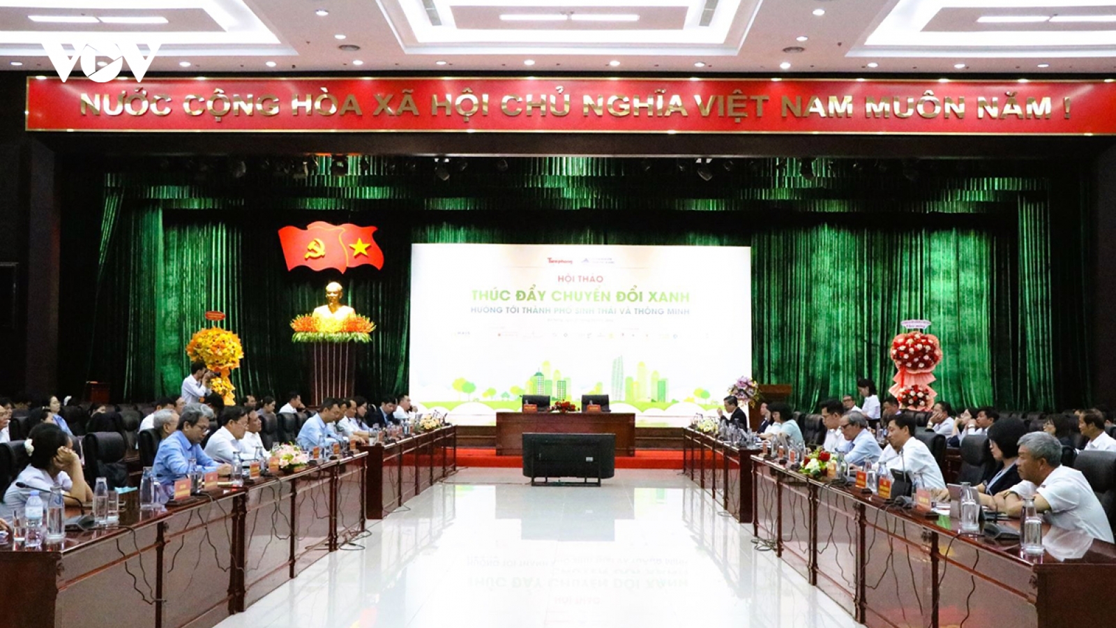 Da Nang hosts seminar on green transition towards smart, eco-friendly city