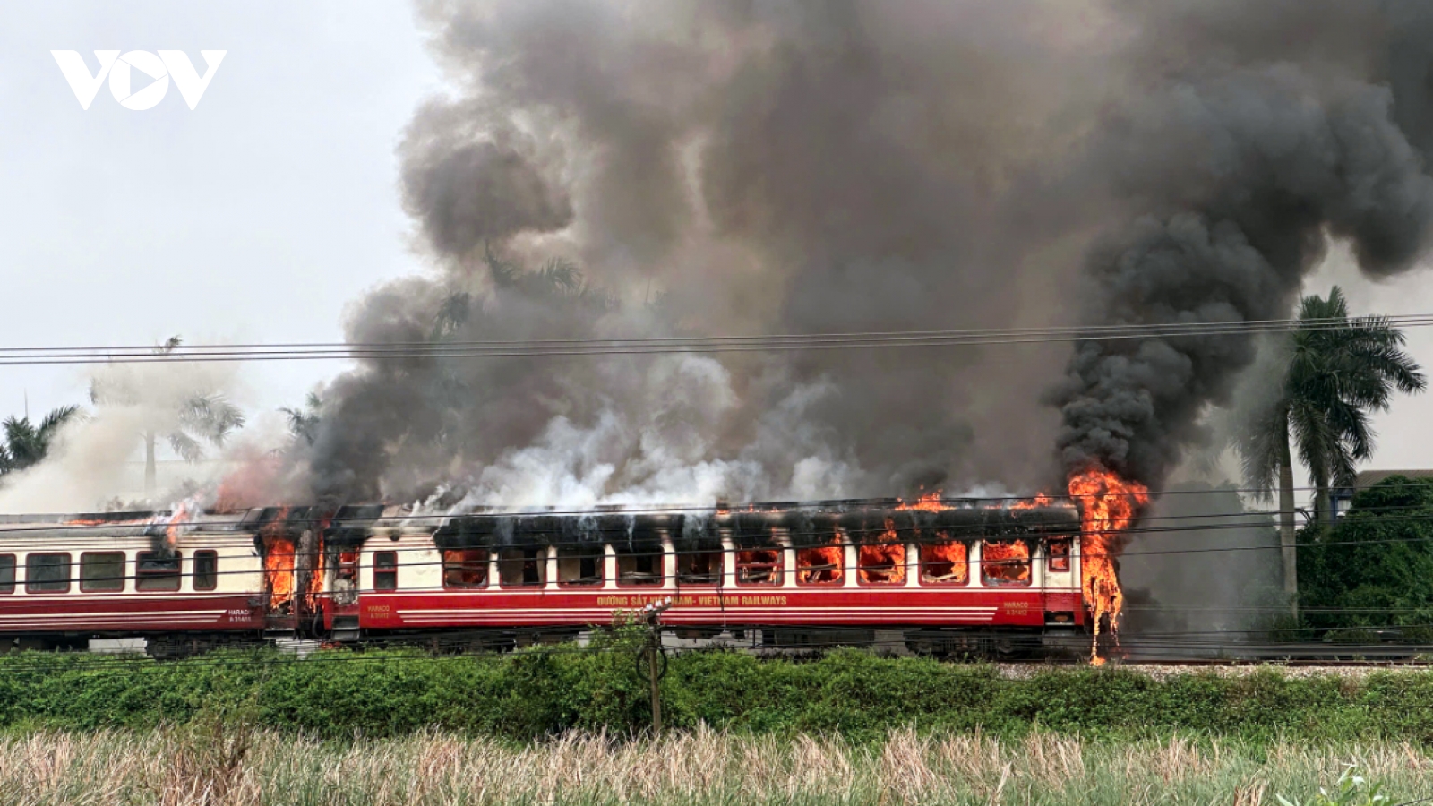Hanoi–Hai Phong passenger train catches fire, no casualties reported
