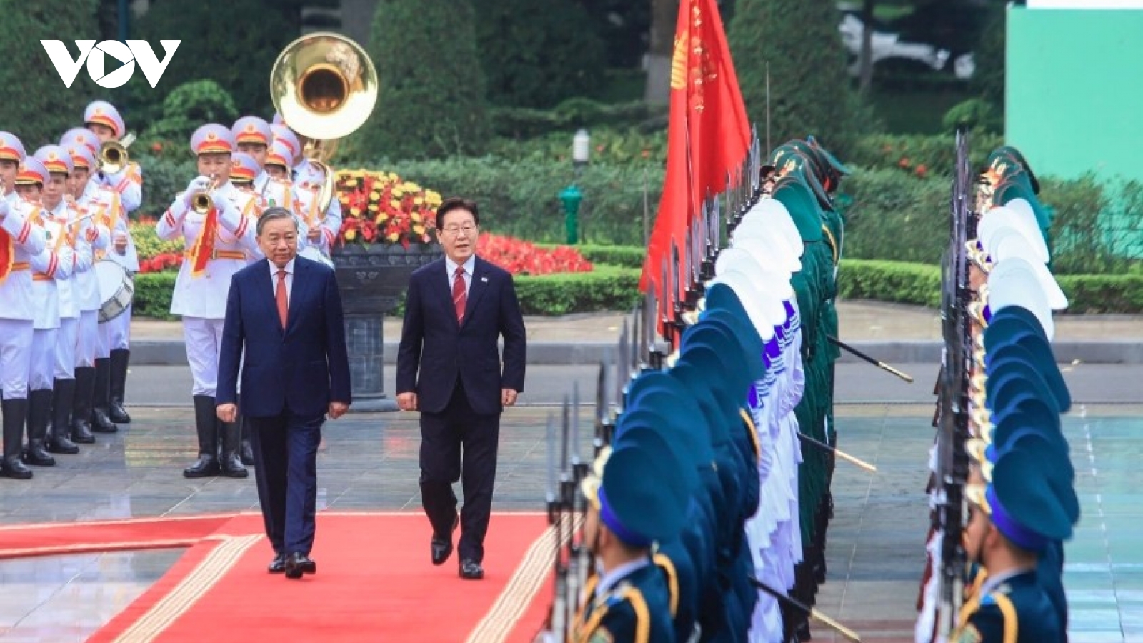 Vietnam’s top leader hosts welcome ceremony for RoK President