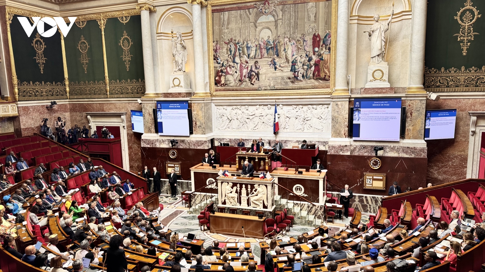 Quốc hội Pháp thông qua dự luật sửa đổi về hoàn trả cổ vật thời thuộc địa