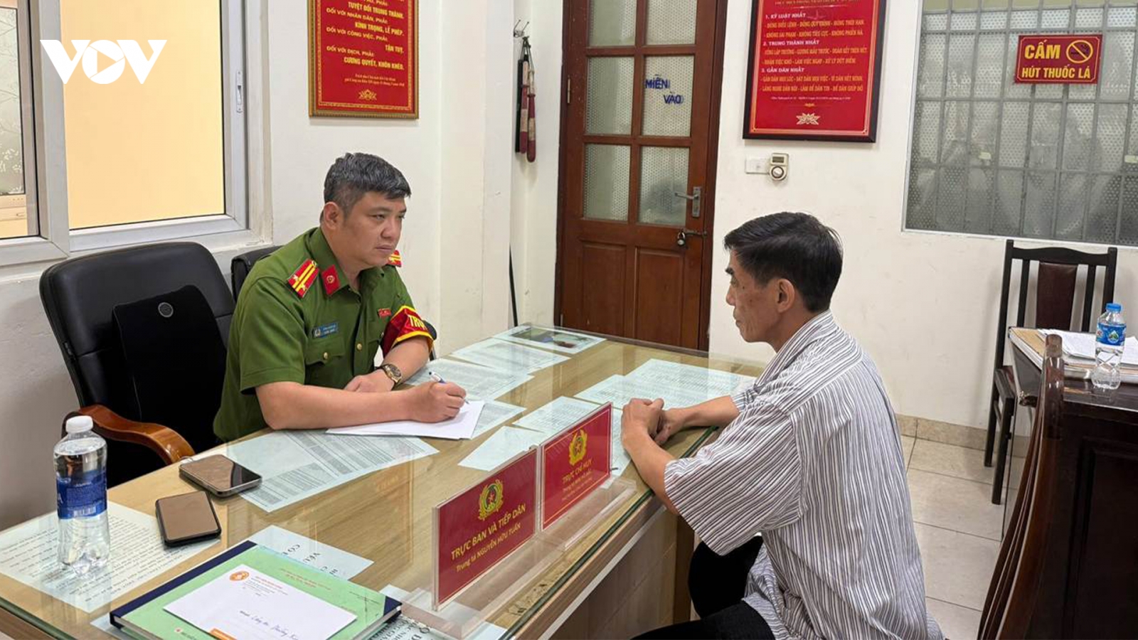 Kiểm tra hành chính, phát hiện "đại lý" bán lẻ ma túy trong khu tập thể Kim Liên