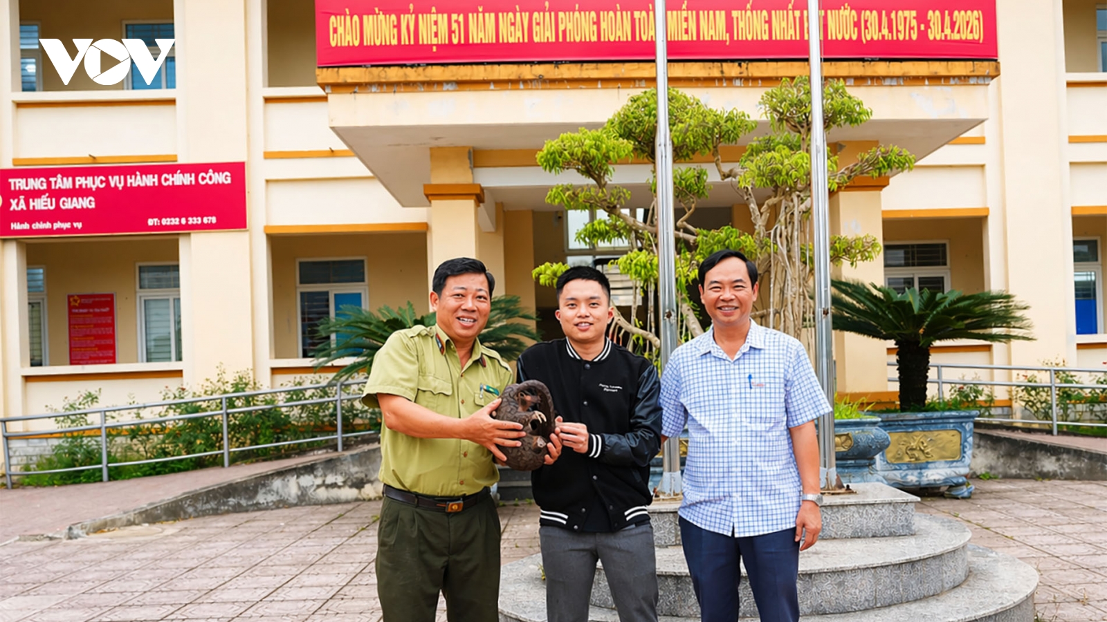 Người dân Quảng Trị tự nguyện bàn giao tê tê quý hiếm cho cơ quan chức năng