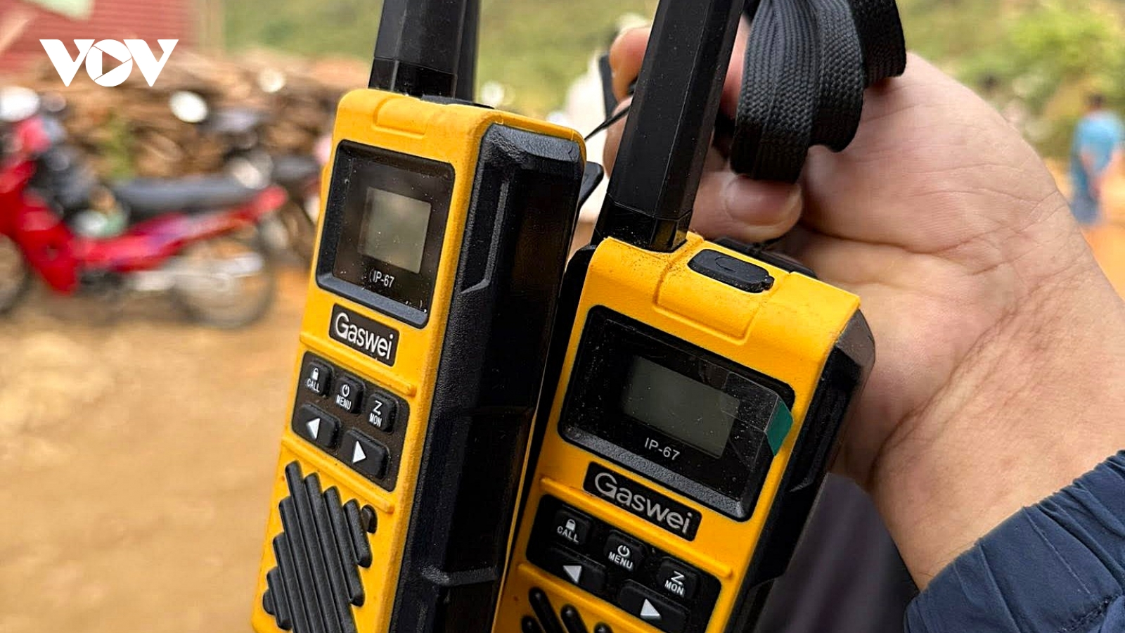 Dùng bộ đàm phối hợp tìm kiếm người đàn ông mất tích bí ẩn ở Nghệ An