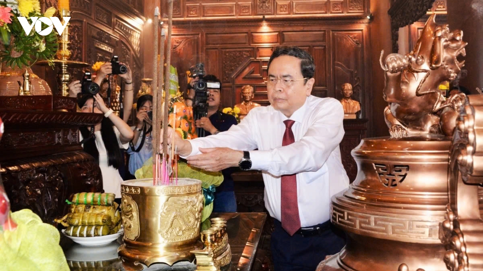NA Chairman pays tribute to fallen soldiers in An Giang