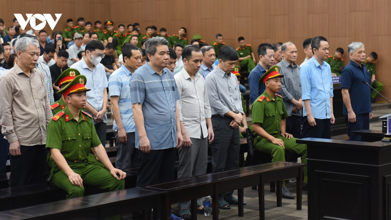 Cựu Thứ trưởng Hoàng Văn Thắng lĩnh án 4 năm tù về tội "Nhận hối lộ"