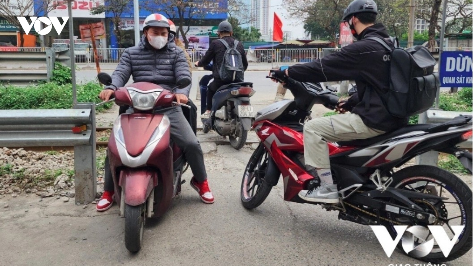 Vi phạm giao thông tại đường ngang đường sắt sẽ bị xử phạt như thế nào từ 15/5
