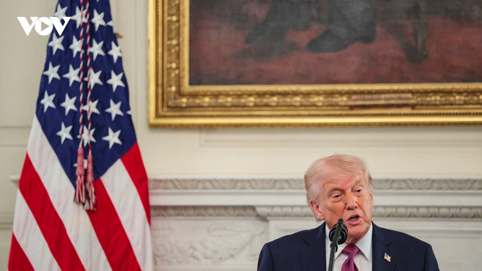 Tổng thống Trump nỗ lực tìm lối đi mới sau những bước lùi ngoại giao