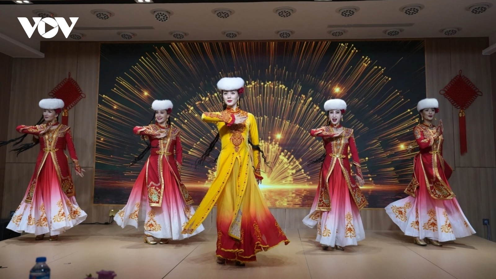 Xinjiang’s tourism products introduced in Hanoi