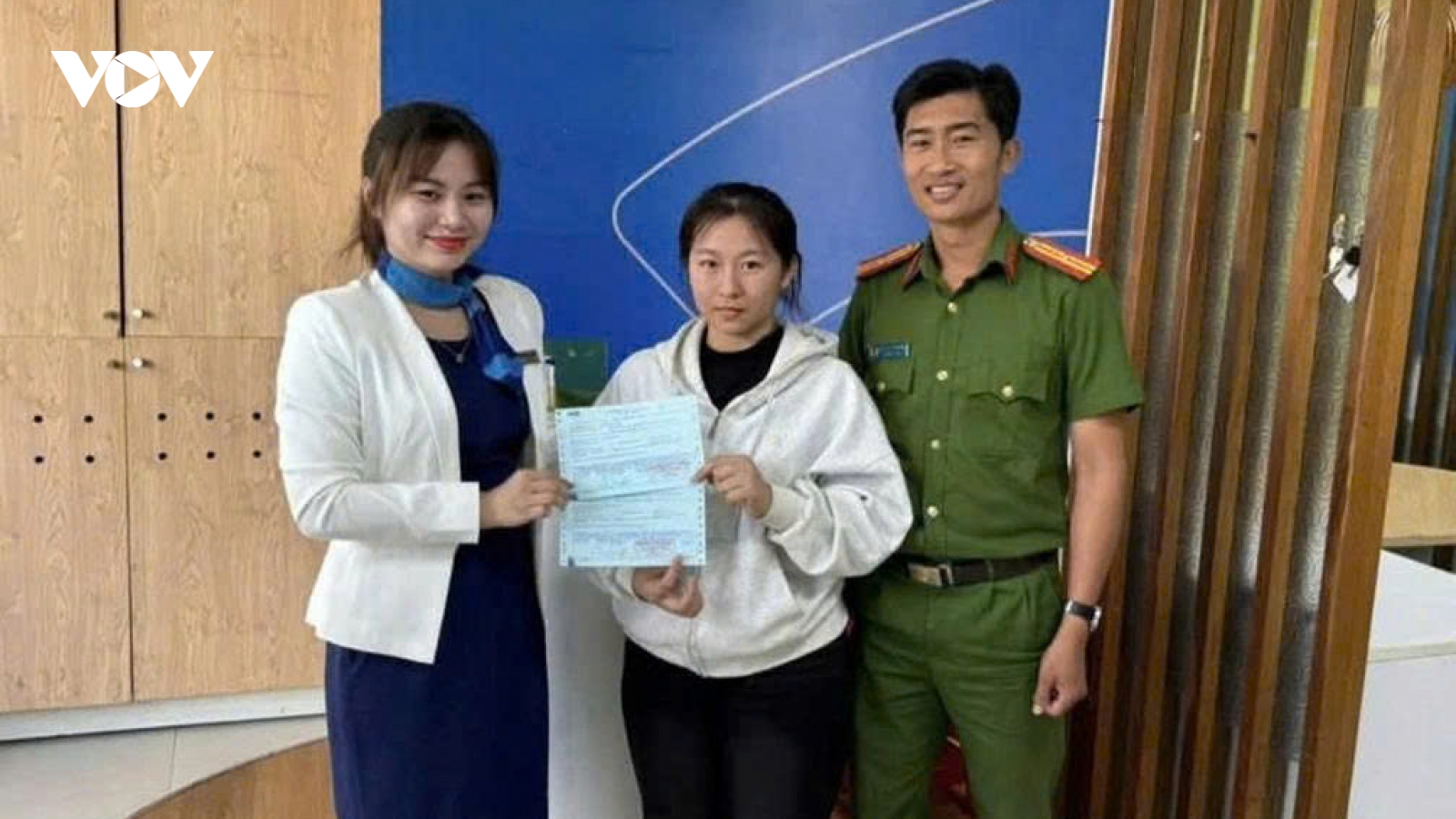 Nữ công nhân ở Quảng Ngãi trả lại 550 triệu đồng do người khác chuyển nhầm
