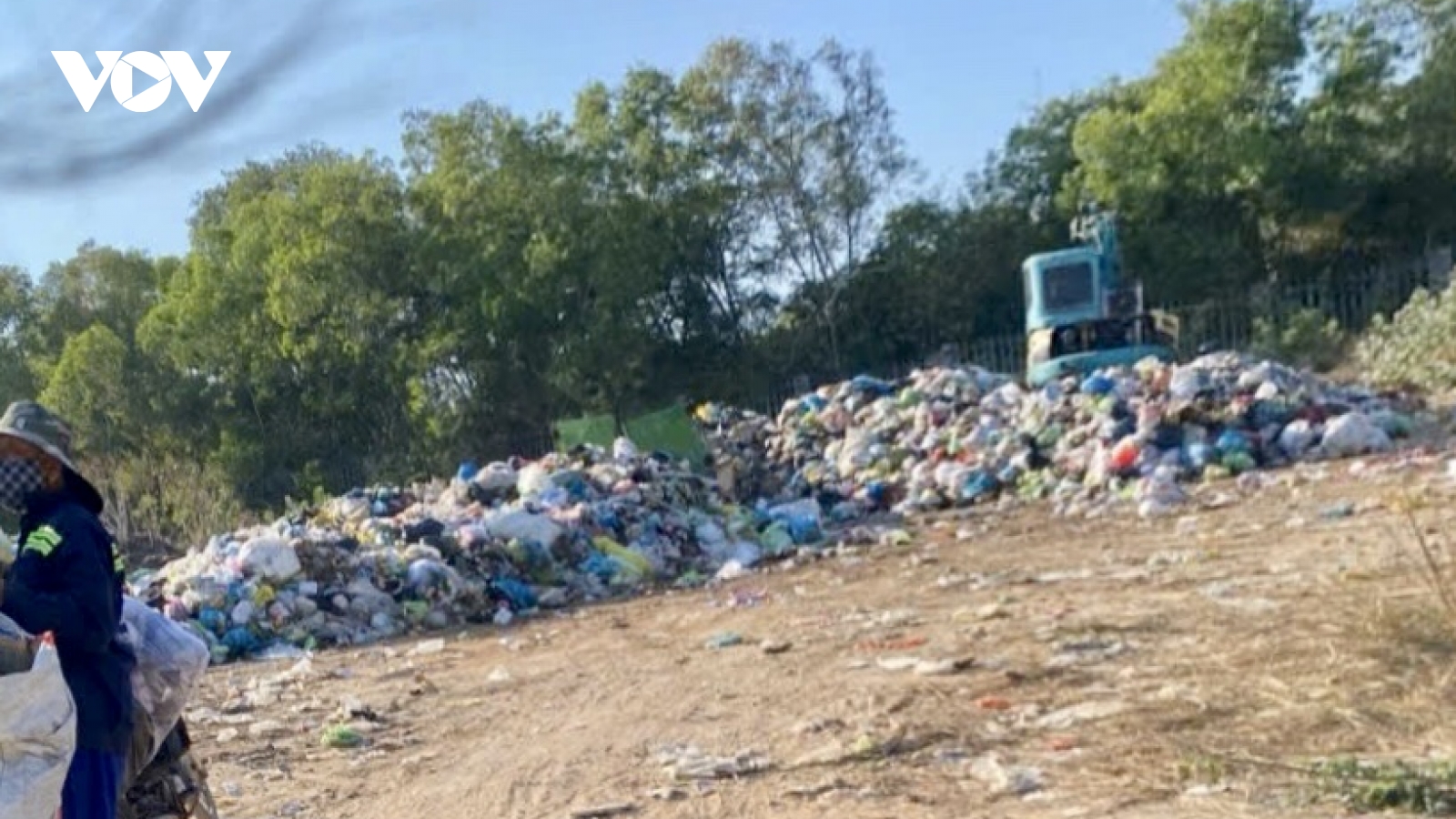 Phát hiện một bãi rác gần khu du lịch ở TP.HCM, người dân kiến nghị sớm di dời