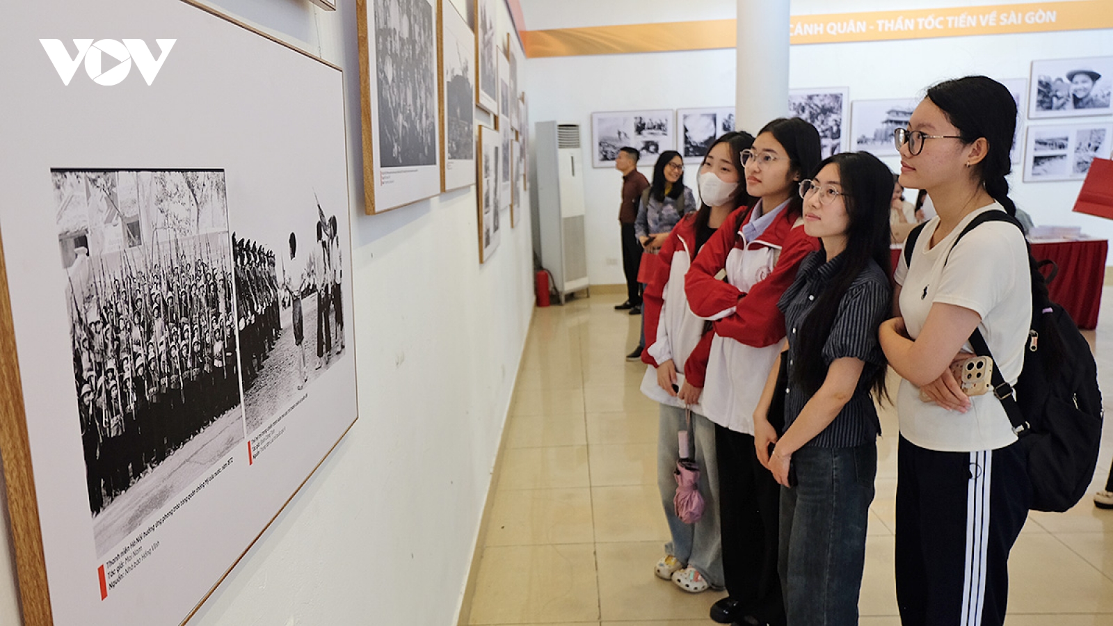 Triển lãm ảnh “51 năm - Bản hùng ca thống nhất”: Không chỉ để nhìn lại