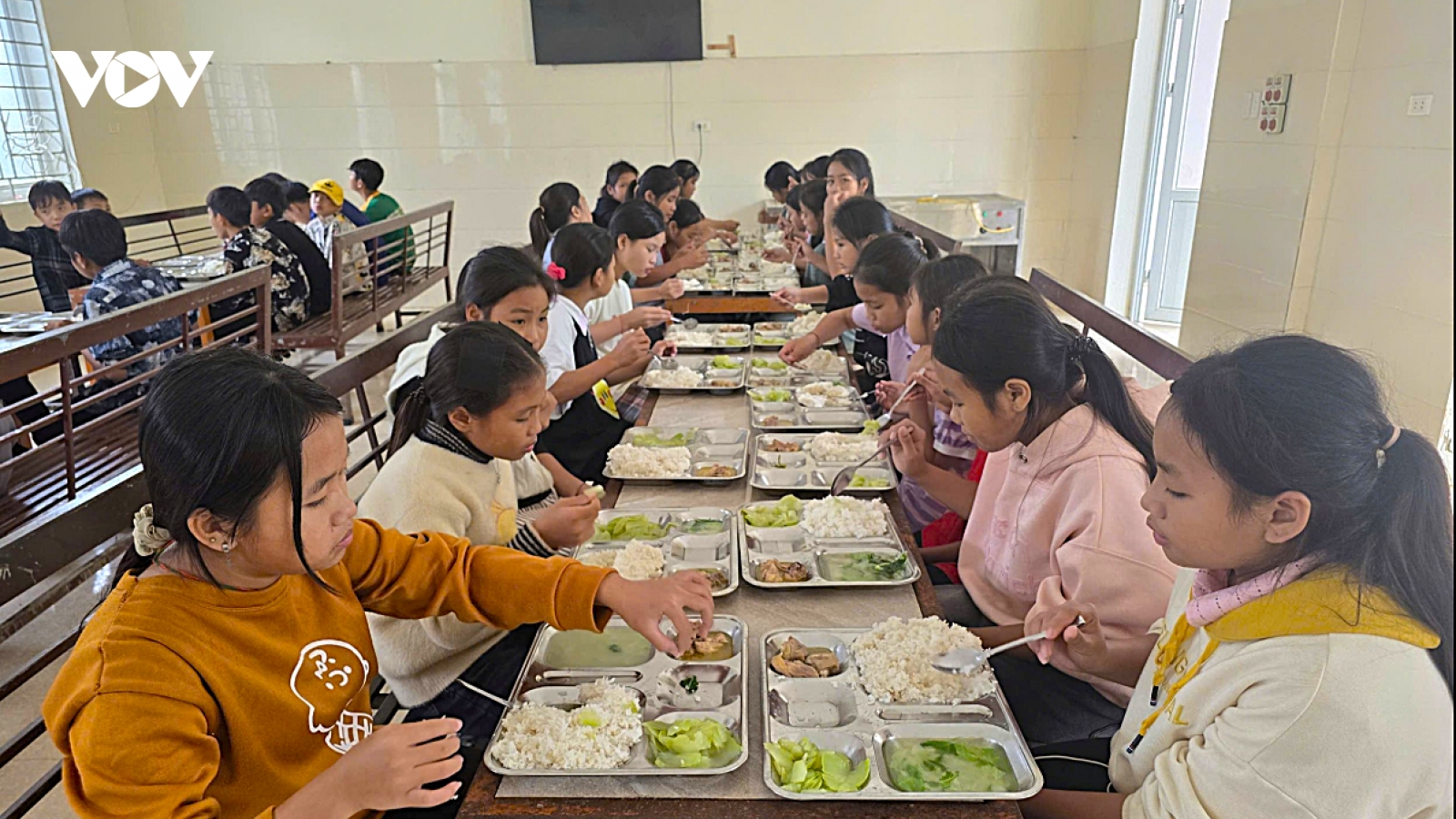 Nghệ An: Yêu cầu công khai đơn vị cung cấp thực phẩm bán trú để phụ huynh giám sát