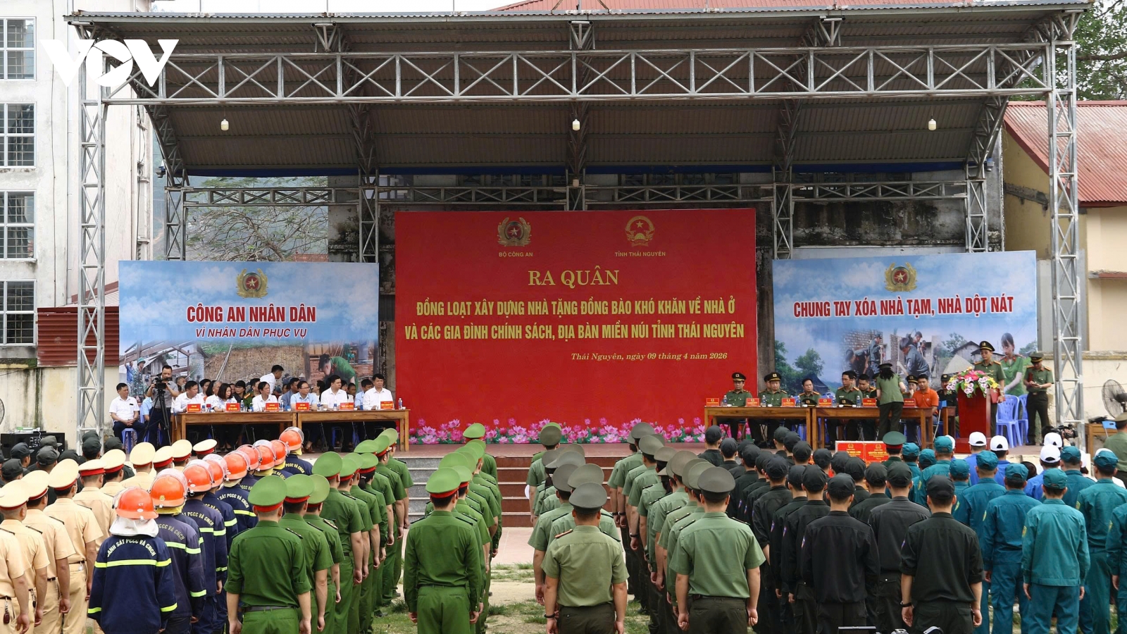 Bộ Công an ra quân xây dựng nhà tặng đồng bào khó khăn tại Thái Nguyên