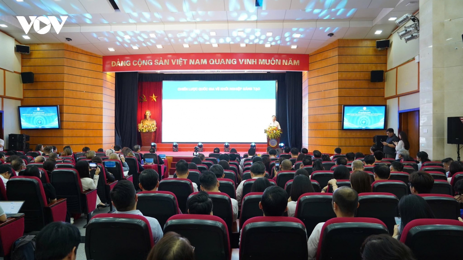 Đẩy nhanh chuyển đổi, đưa đổi mới sáng tạo thành động lực phát triển