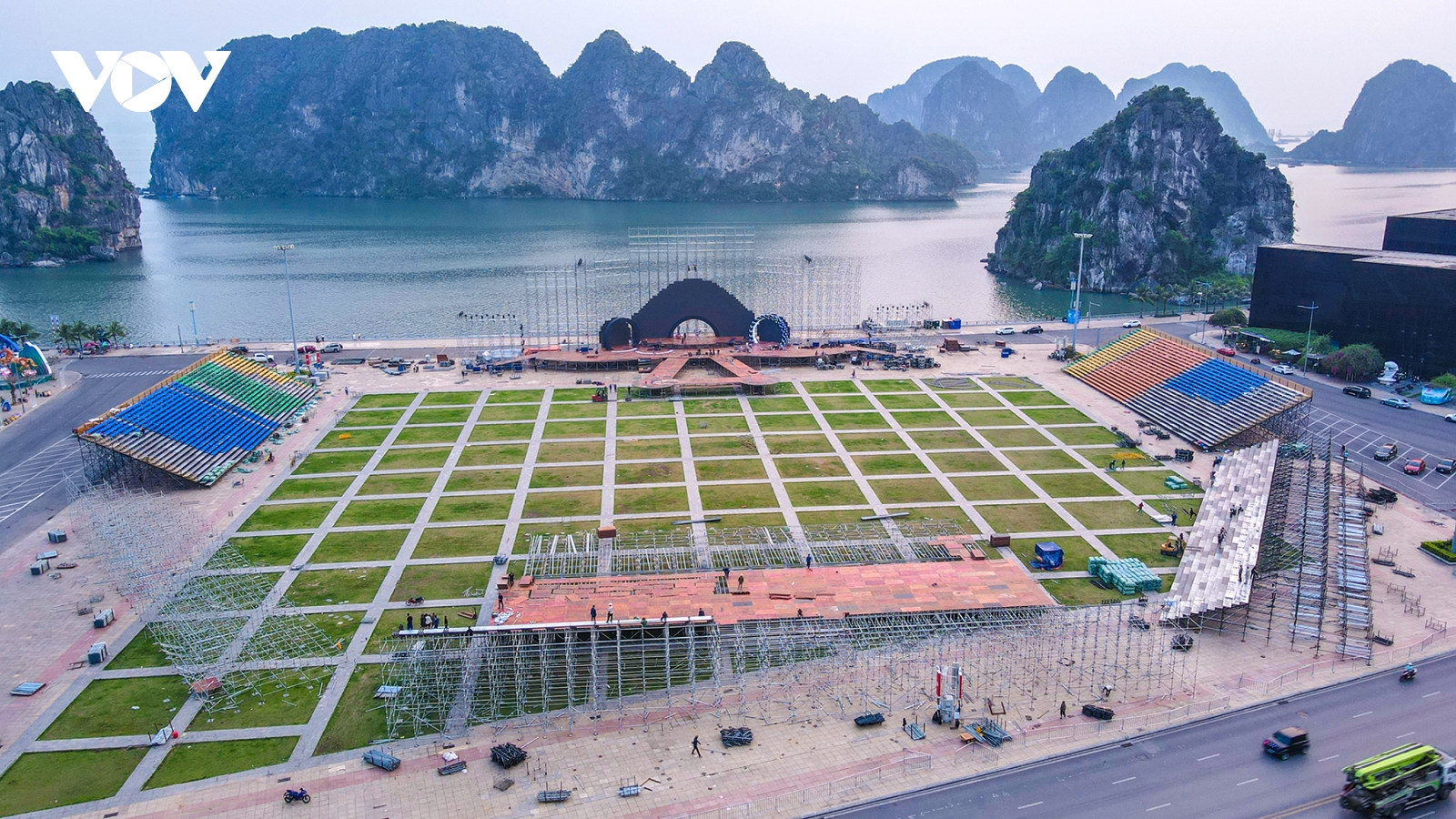 Cận cảnh phòng thi trực tiếp, sân khấu concert tại Liên hoan Phát thanh toàn quốc