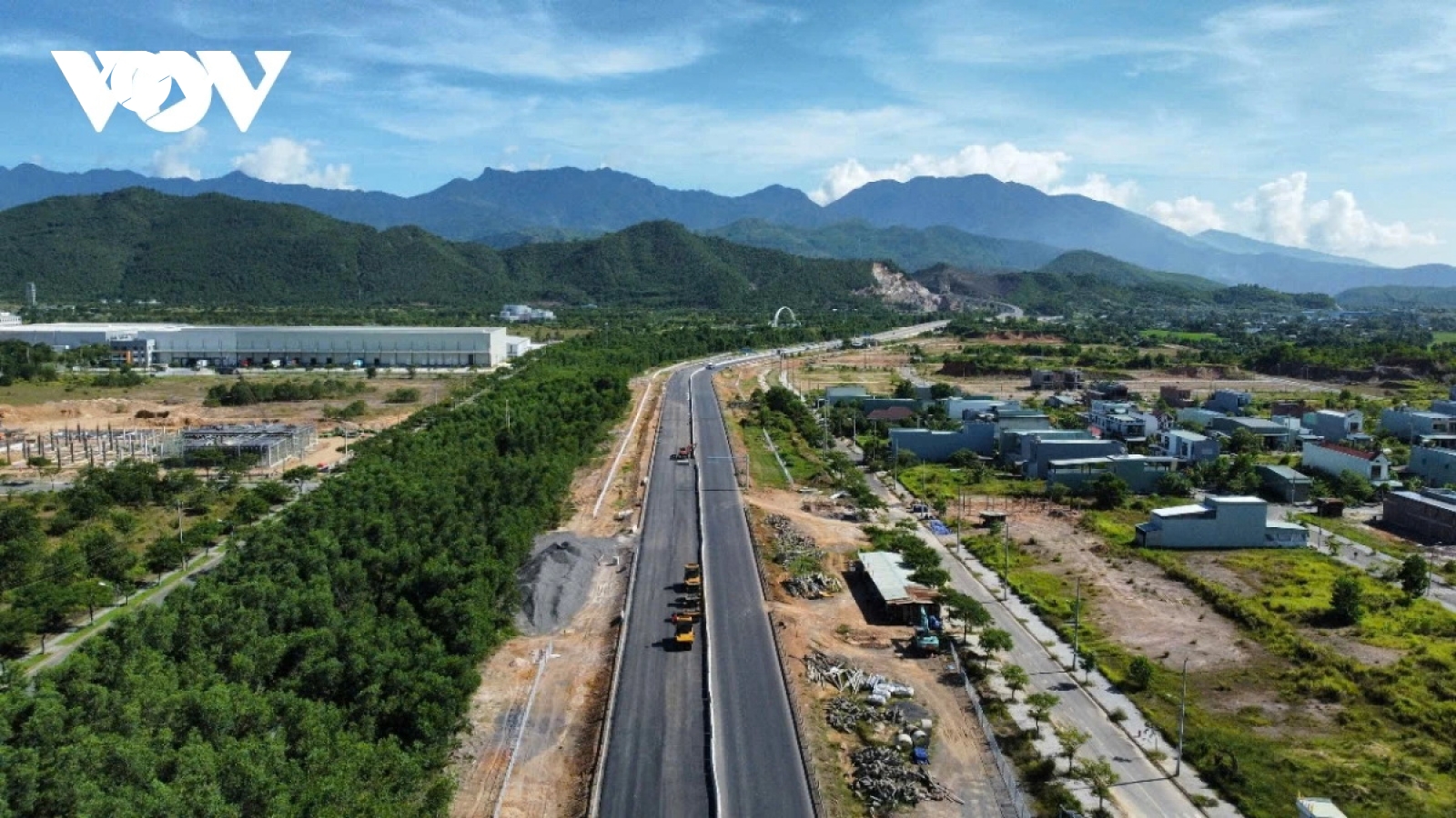 Cấm xe máy, xe thô sơ, người đi bộ vào cao tốc Hòa Liên-Túy Loan